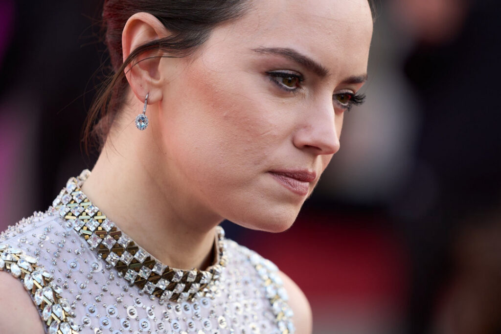 Celeb – Daisy Ridley – Nude