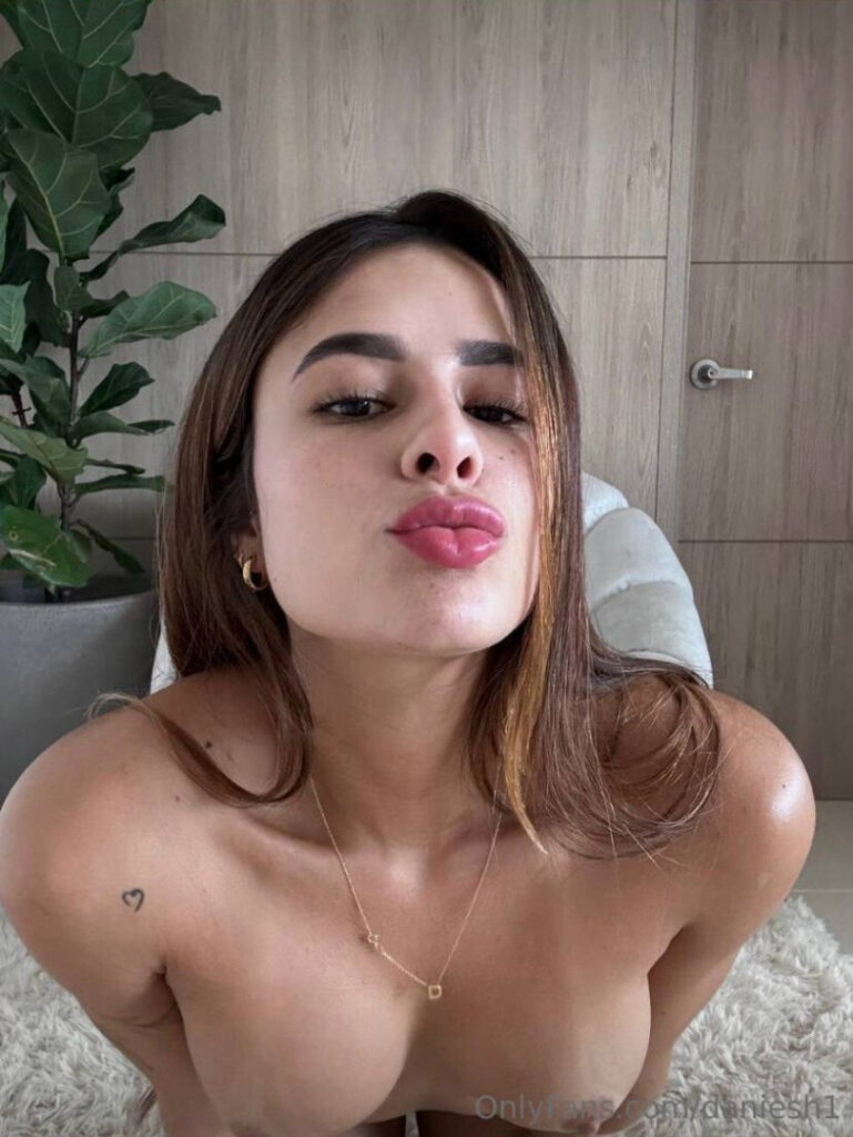 OnlyFans – Latina – Daniela Estrada – Nude Leaks