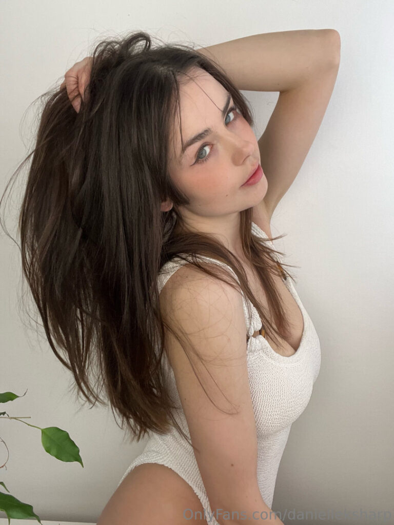 Twitch – OnlyFans – Daniimee aka Danielle Sharp – Nude