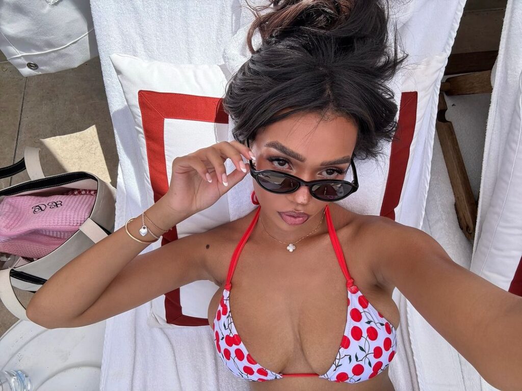 TikTok – Instagram – Daphne blunt – Nude