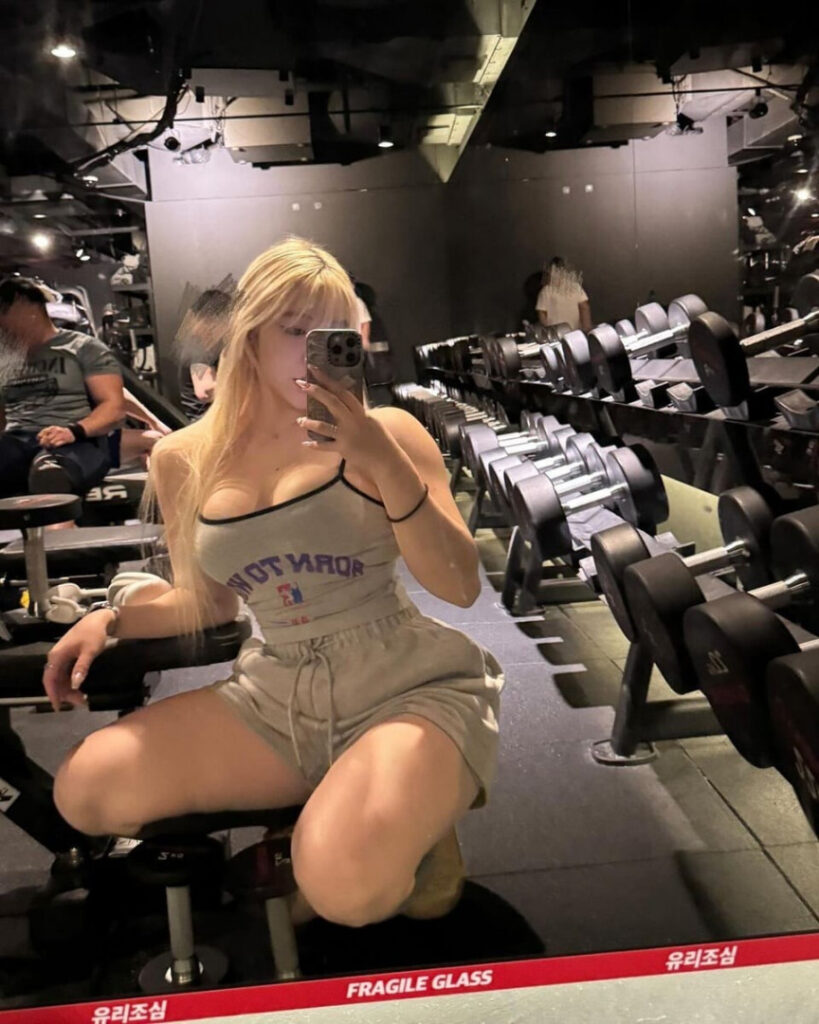 Instagram – T H I C C – Asian – DDUEN2 – Nude