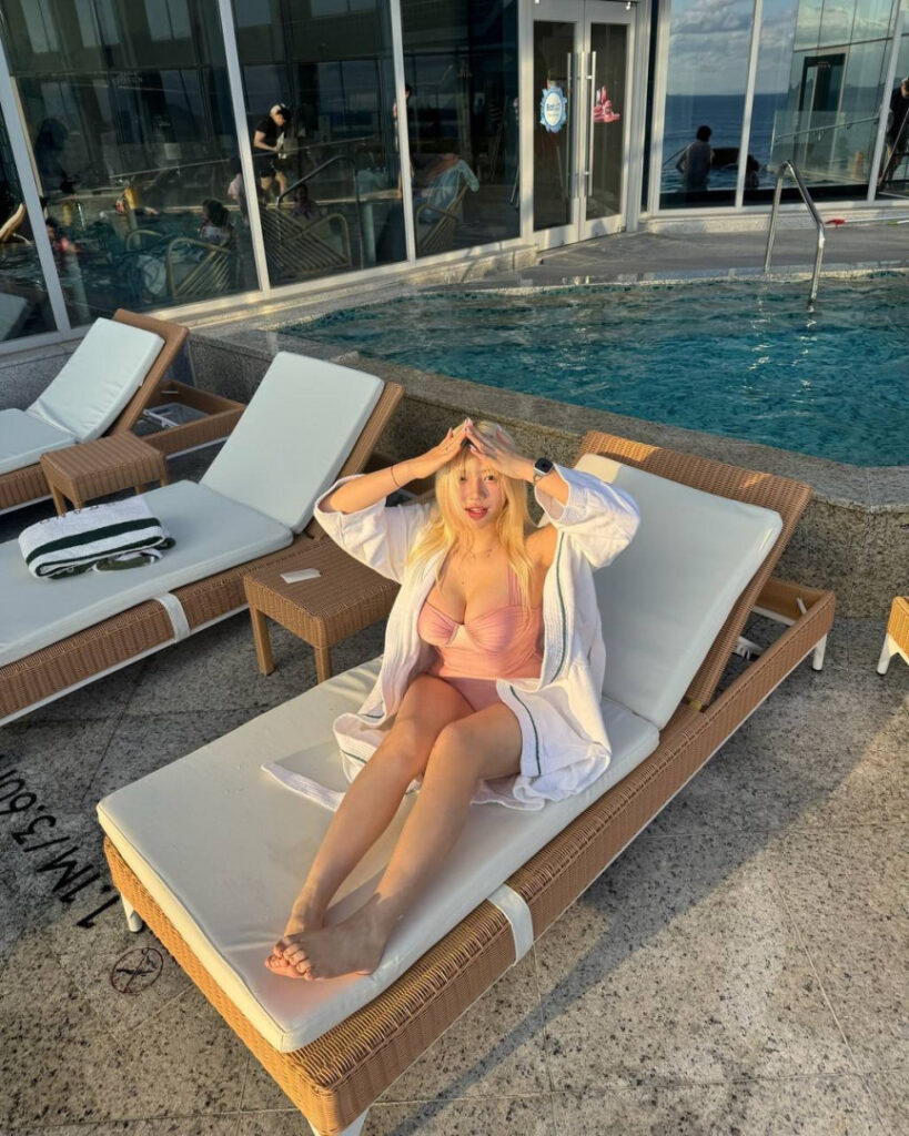 Instagram – T H I C C – Asian – DDUEN2 – Nude