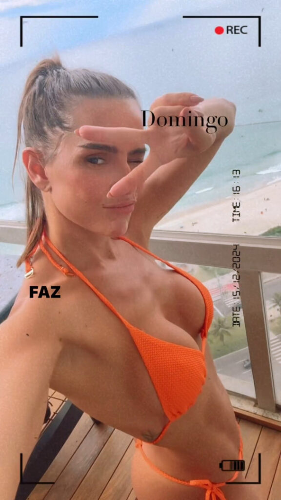 Brazil – Celeb – Deborah Secco – Nude Leaks