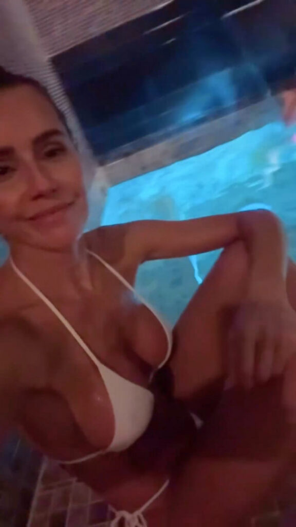 Brazil – Celeb – Deborah Secco – Nude Leaks