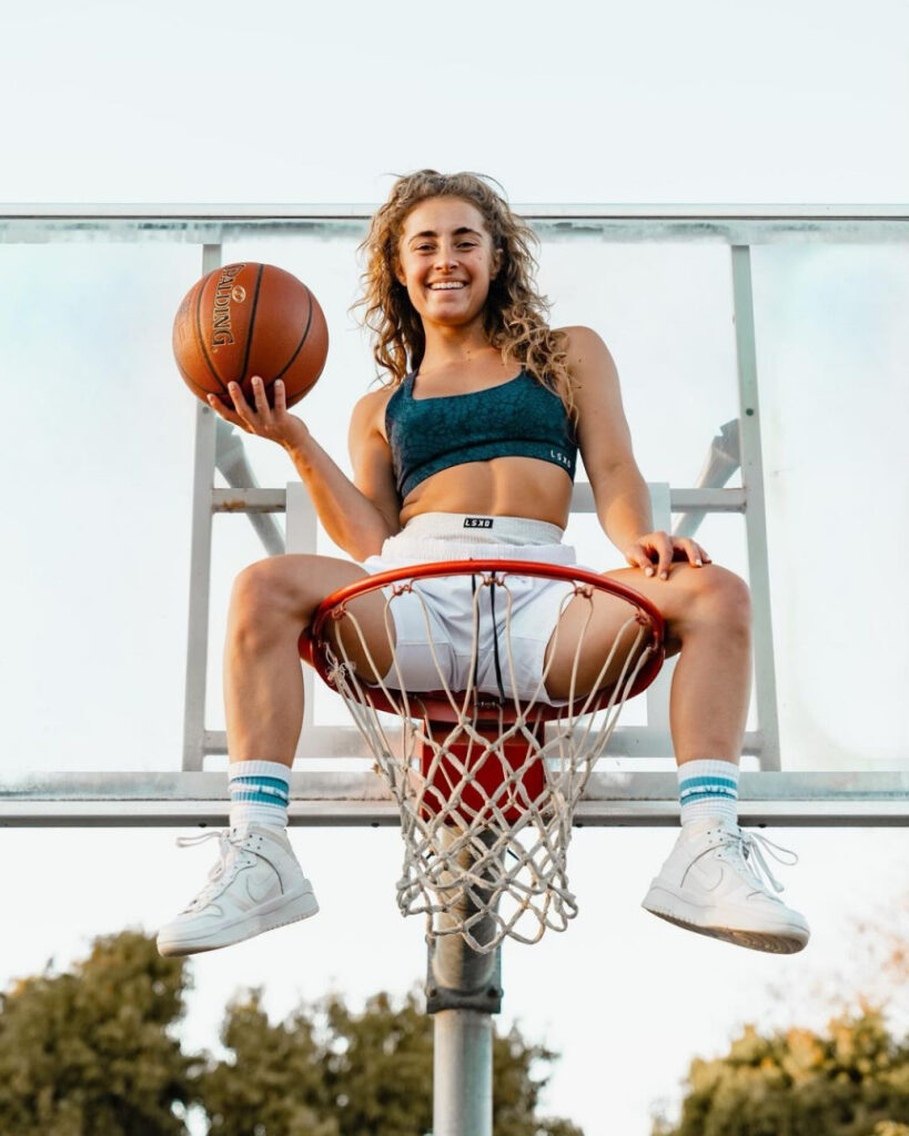 Instagram – Demi Bagby – Nude