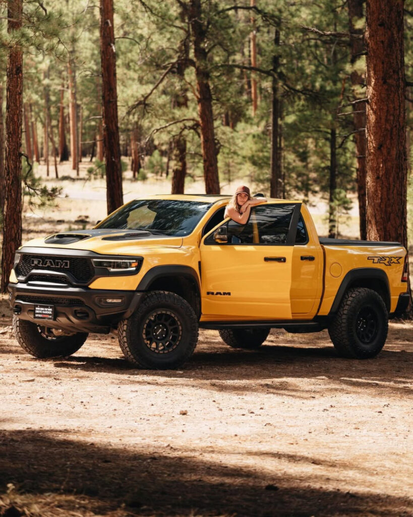 Instagram – Demi Bagby – Nude