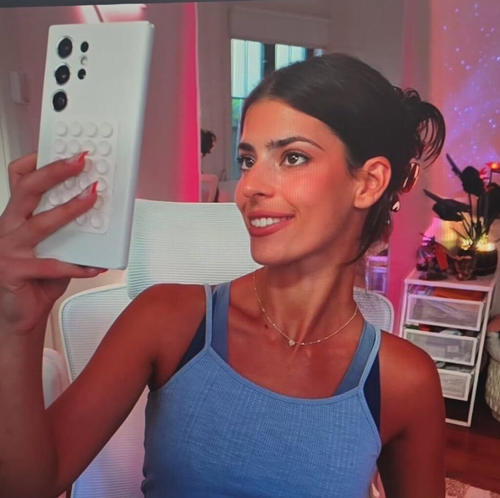 Twitch – Develique – Nude