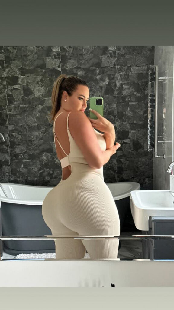 OnlyFans – Instagram – T H I C C – DJ Hannah B – Nude