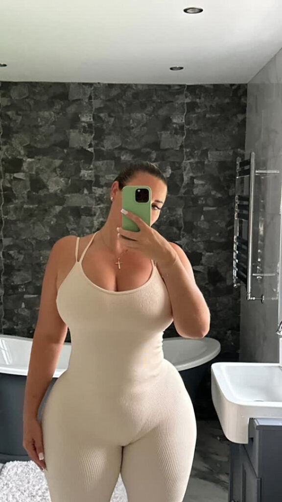 OnlyFans – Instagram – T H I C C – DJ Hannah B – Nude