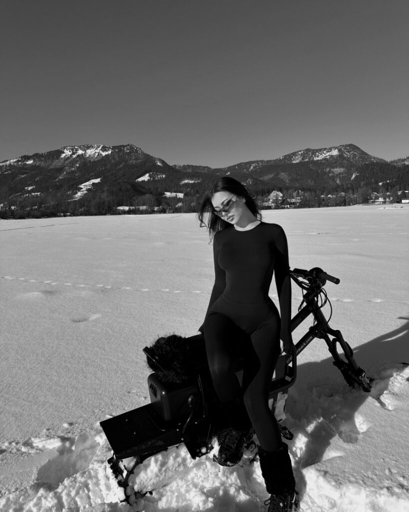 Instagram – Doina Barbaneagra – Nude