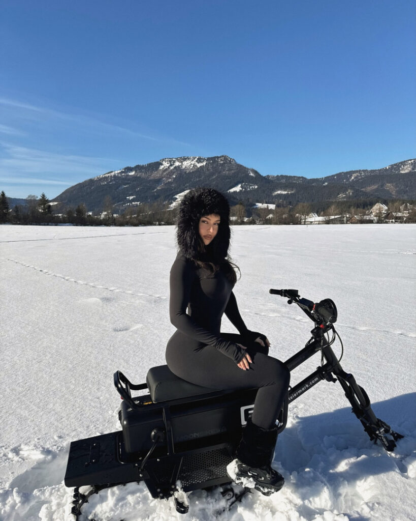 Instagram – Doina Barbaneagra – Nude