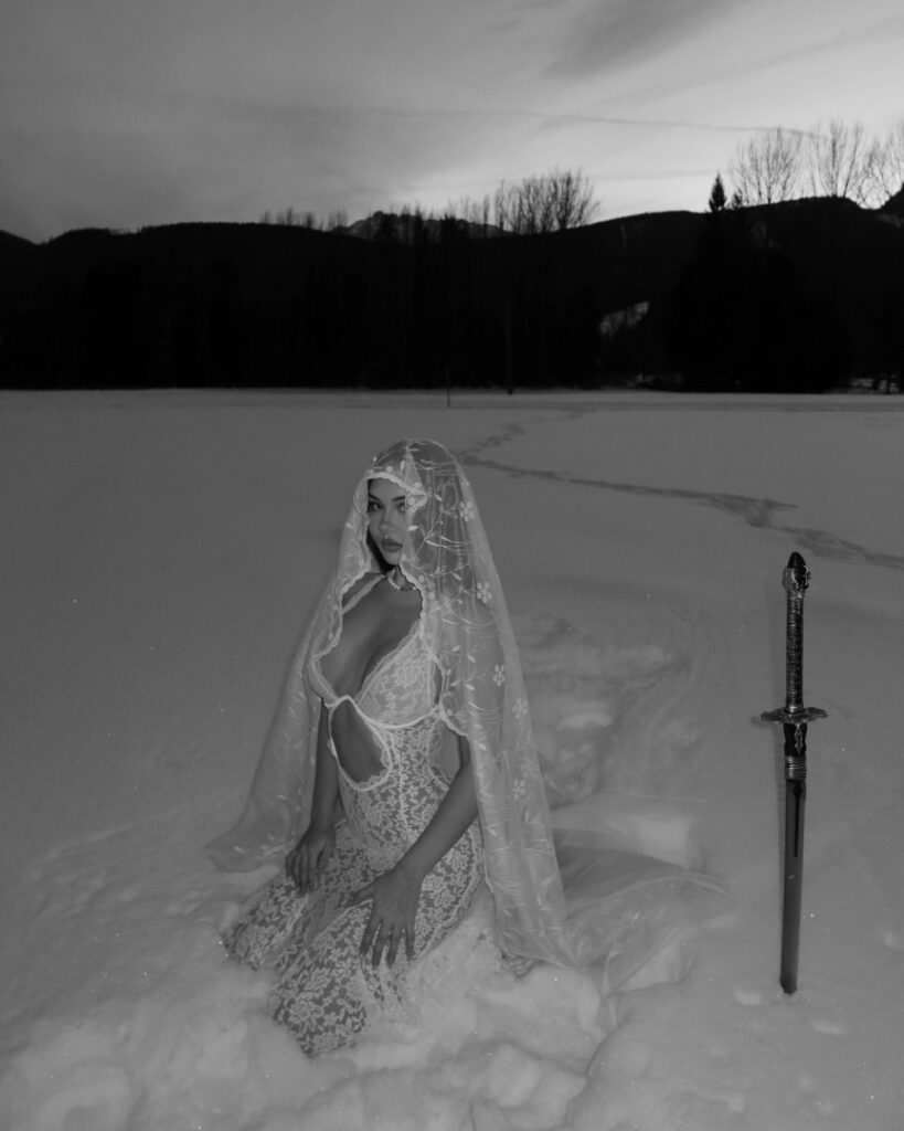 Instagram – Doina Barbaneagra – Nude