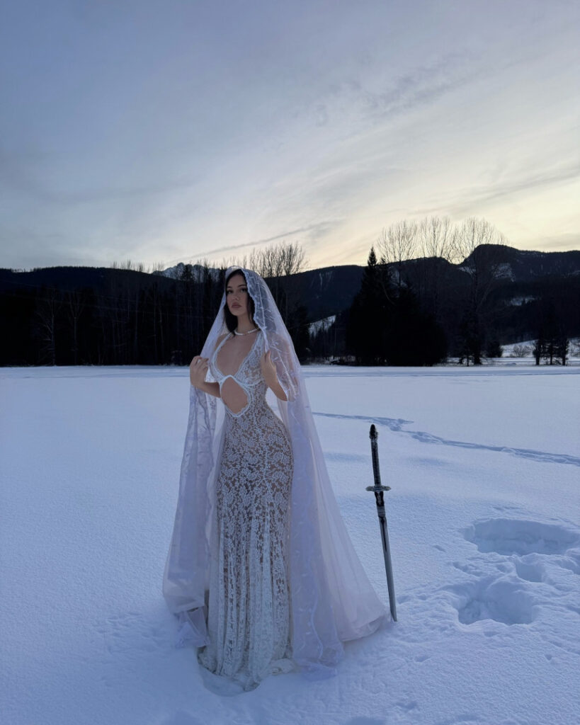 Instagram – Doina Barbaneagra – Nude