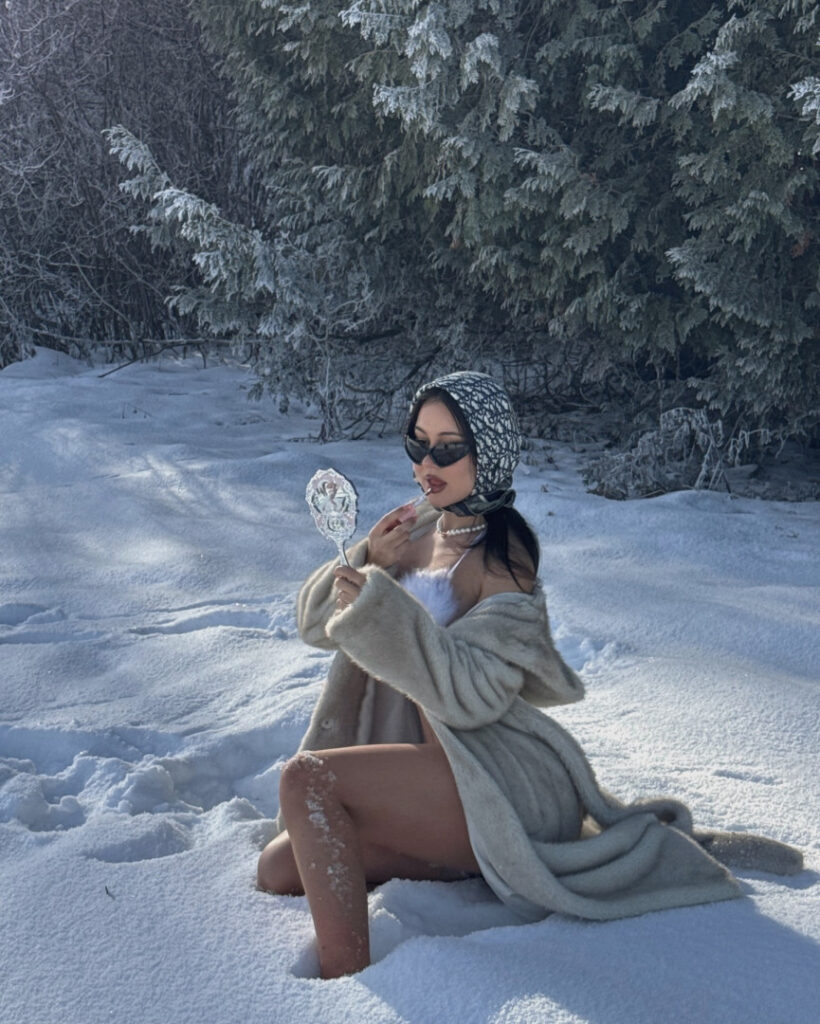 Instagram – Doina Barbaneagra – Nude