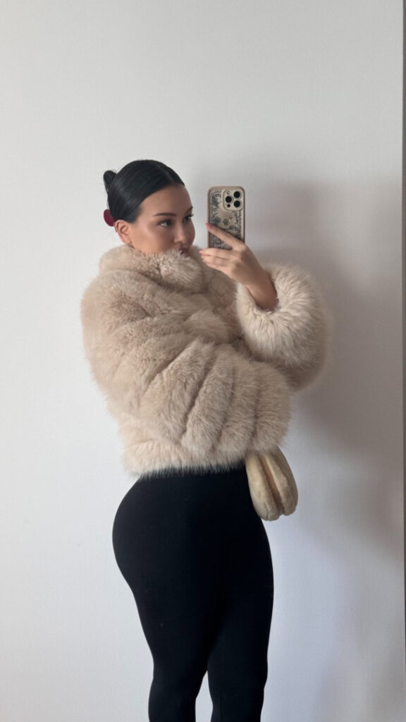 Instagram – Doina Barbaneagra – Nude