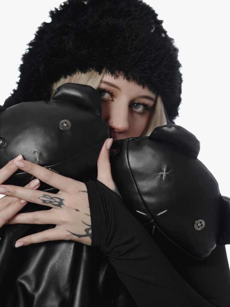 Boosty – Fansly – Dolchstosss – Reyrri – Nude Leaks