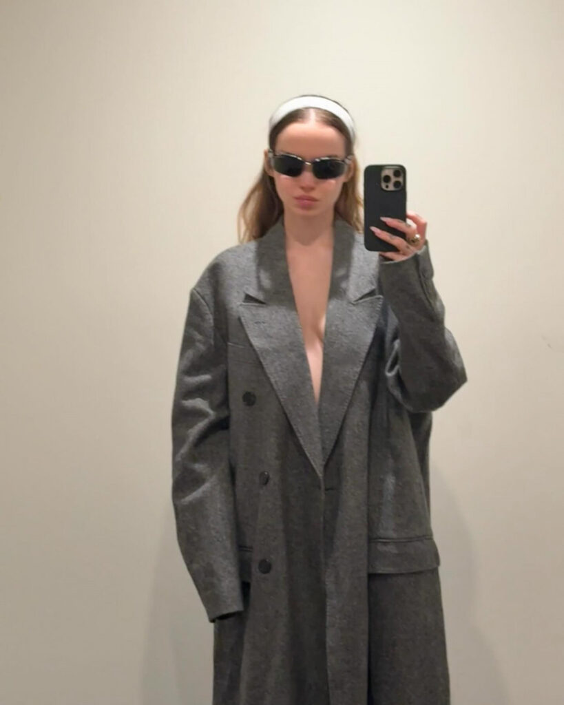 Celeb – Dove Cameron – Nude