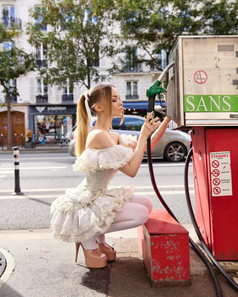 Celeb – Dove Cameron – Nude