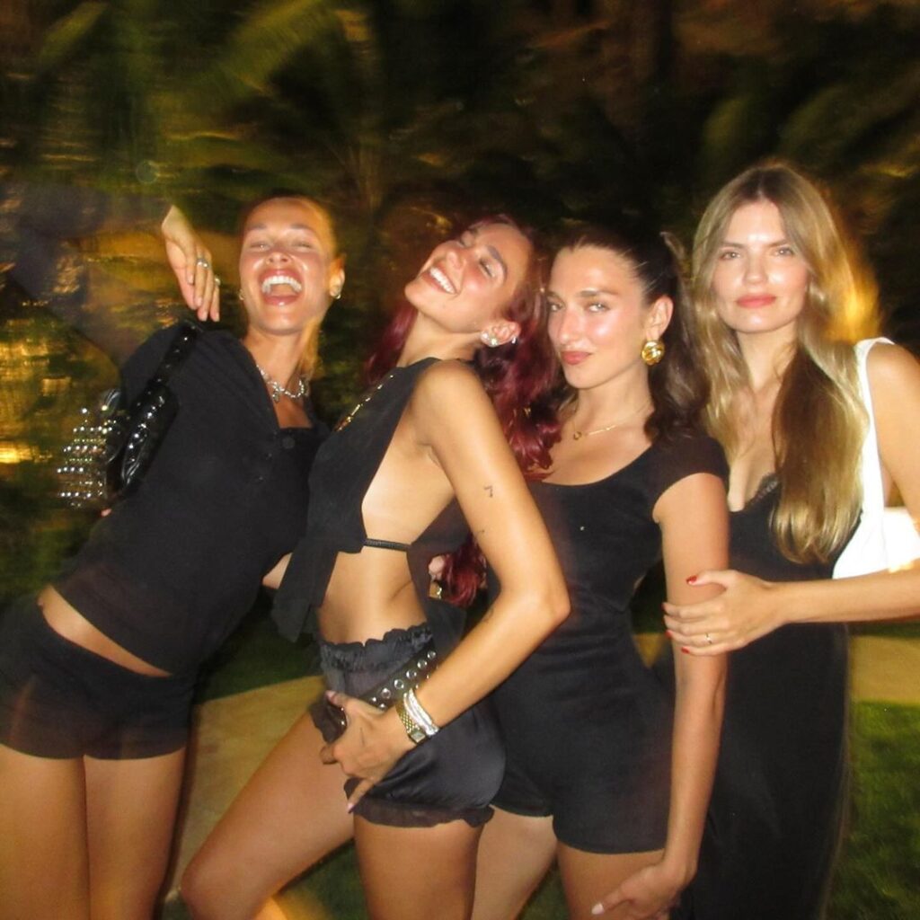 Celeb – Dua Lipa – Nude