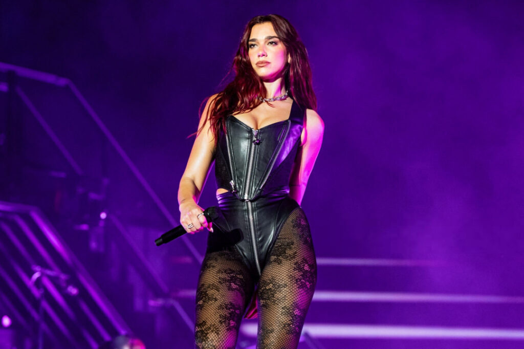 Celeb – Dua Lipa – Nude