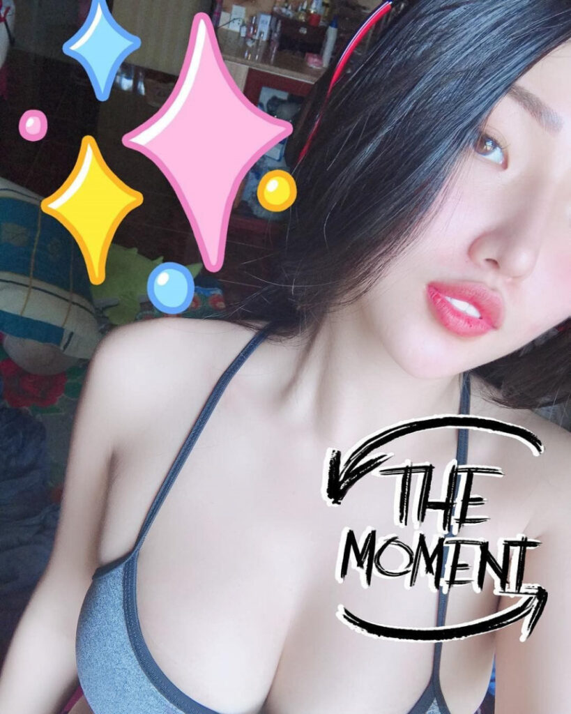 Instagram – Asian – Vietnamese – Duyenn Hipp – Nude