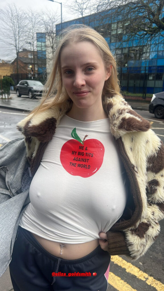 Instagram – Eliza Goldsmith – Nude