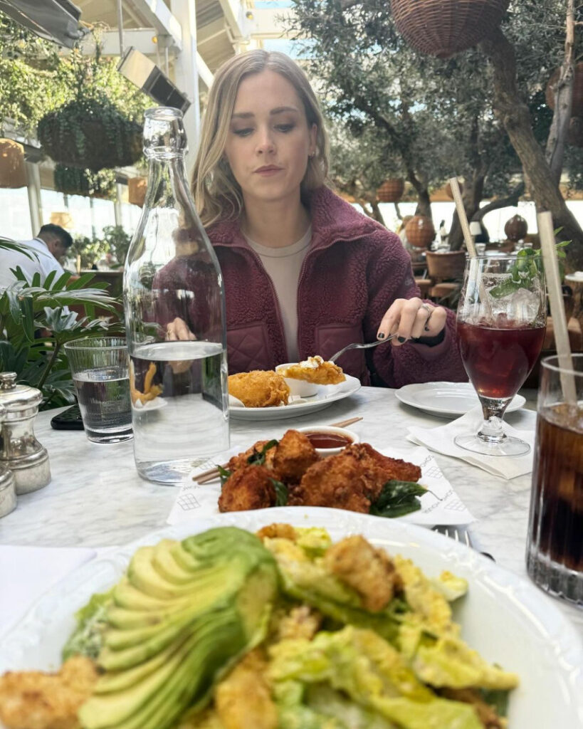 Celeb – Eliza Taylor – Nude