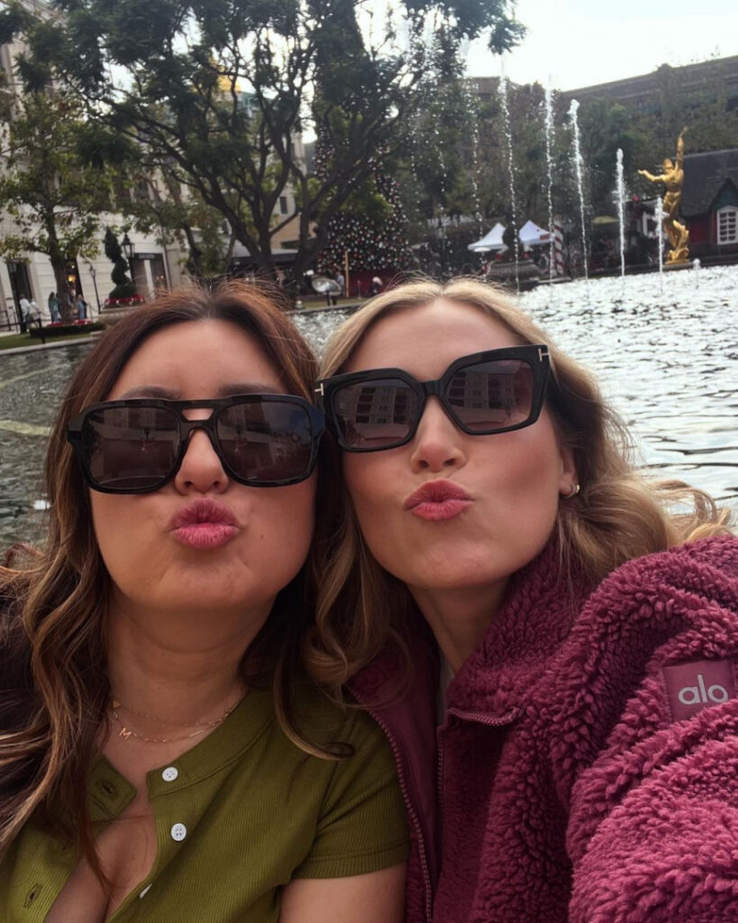 Celeb – Eliza Taylor – Nude