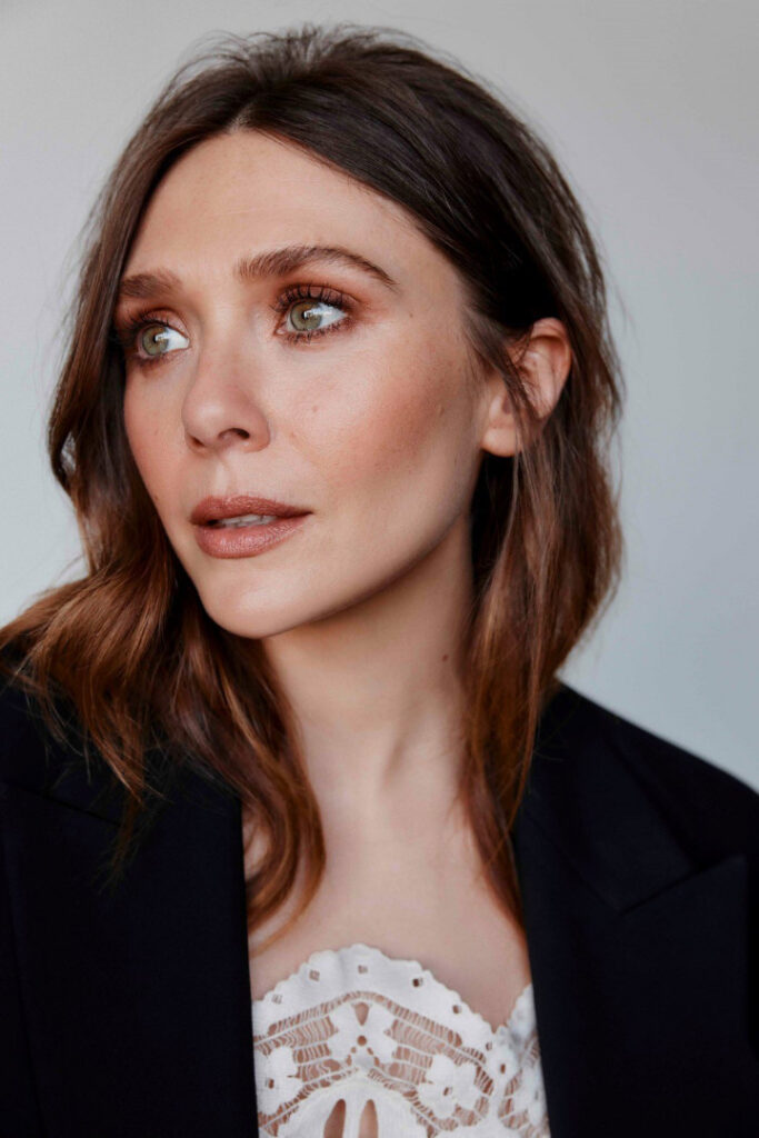 Celeb – Elizabeth Olsen – Nude