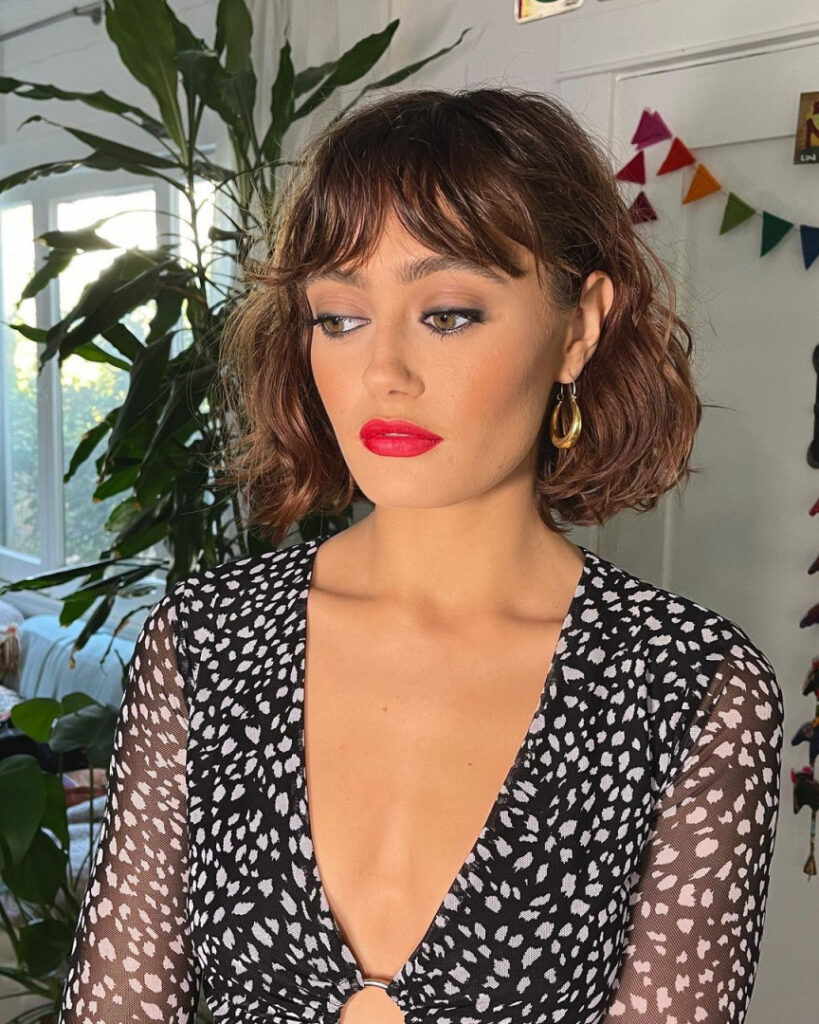 Celeb – Ella Purnell – Nude