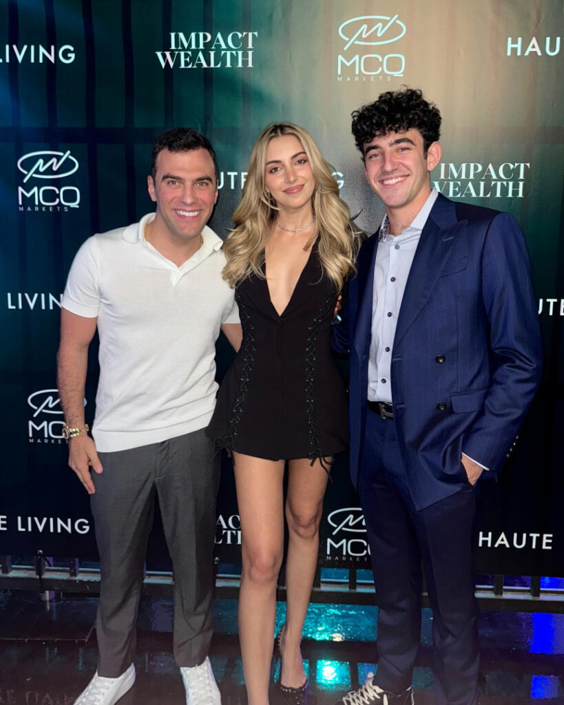 Youtube – Emelia Hartford – Nude