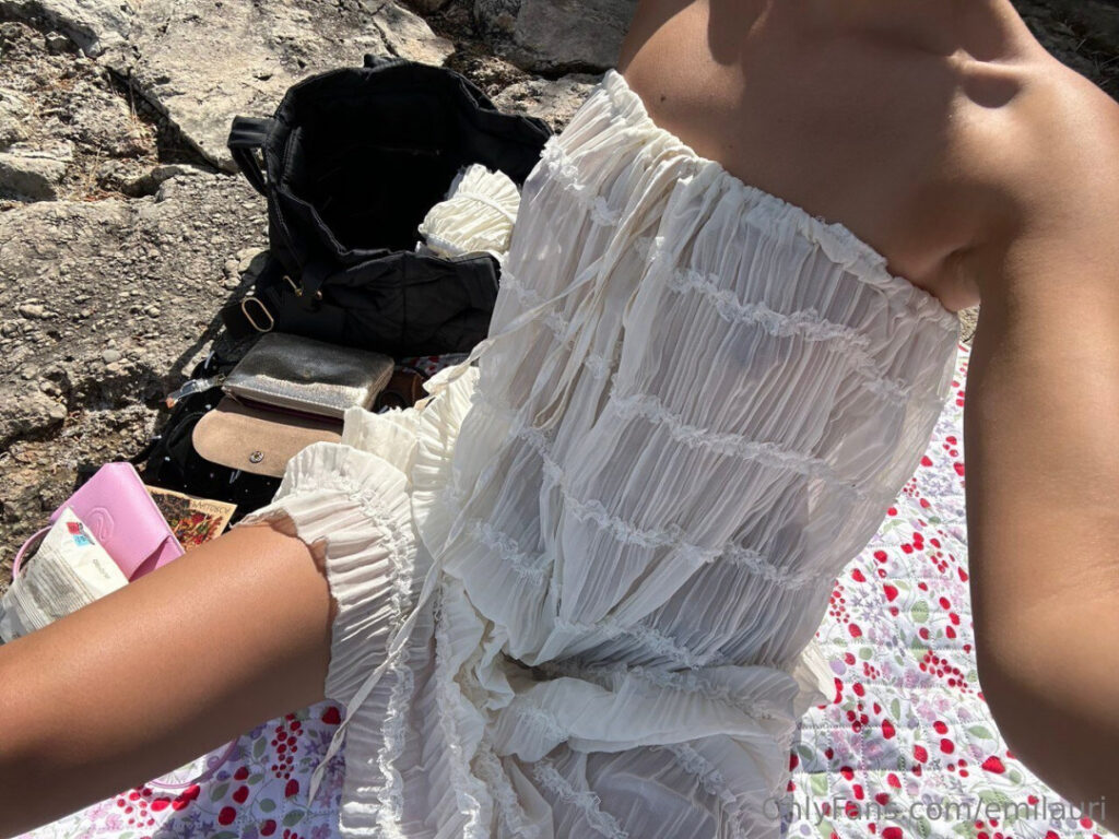 OnlyFans – TikTok – emilauri – Nude