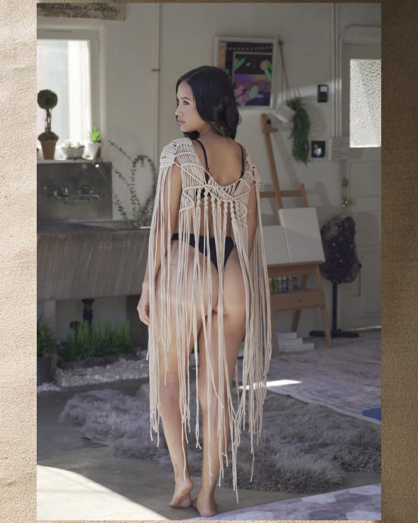 Celeb – Latina – Emily Tosta – Nude