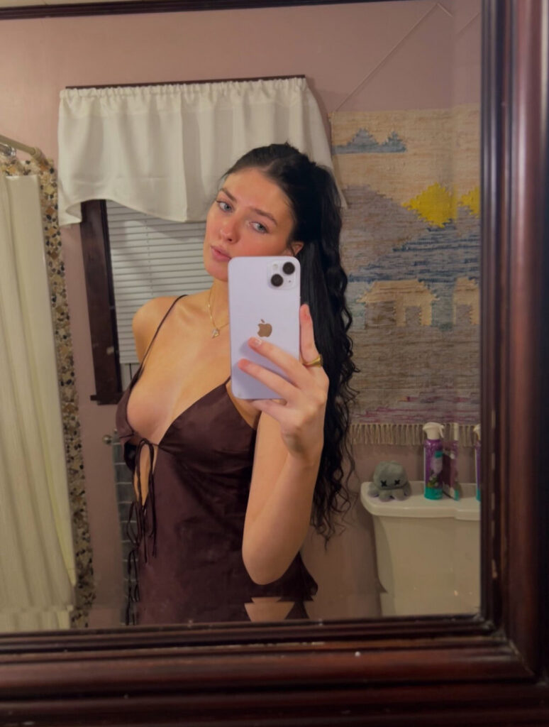 TikTok – Instagram – Emily Weiland – Nude