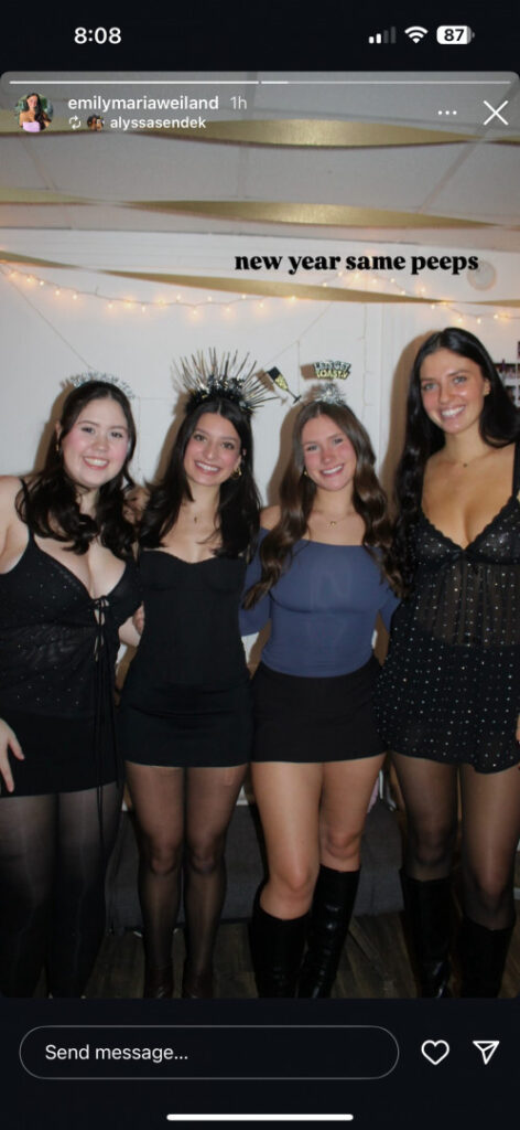 TikTok – Instagram – Emily Weiland – Nude