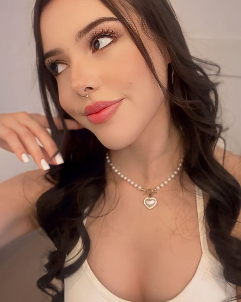 Brazil – Twitch – EmilyIsRedCoat – Nude Leaks