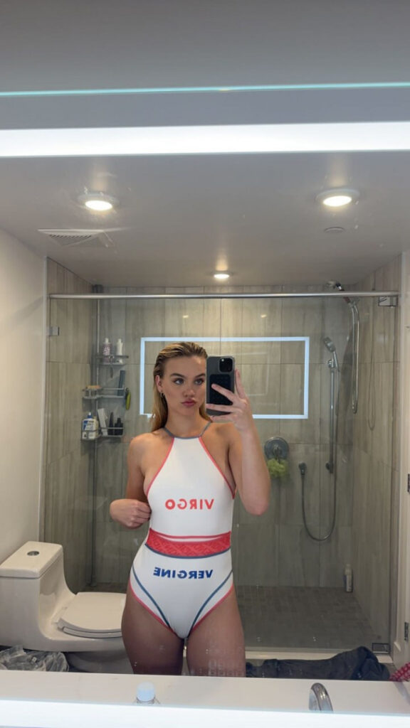 TikTok – Instagram – Emma Brooks – Nude