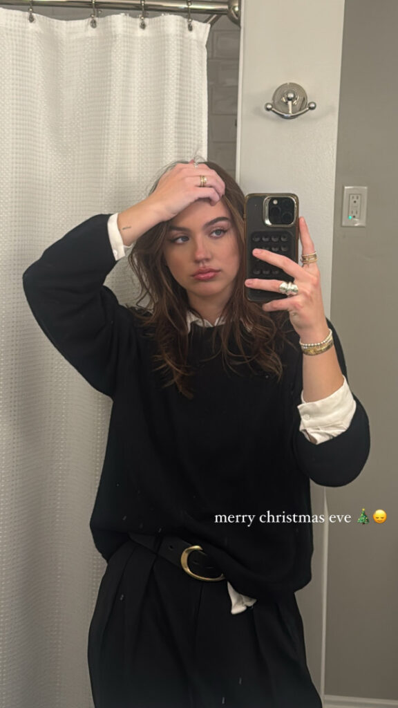 TikTok – Instagram – Emma Brooks – Nude