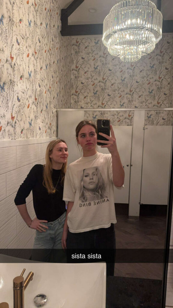 TikTok – Instagram – Emma Brooks – Nude