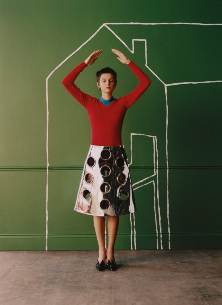 Celeb – Emma Corrin – Nude