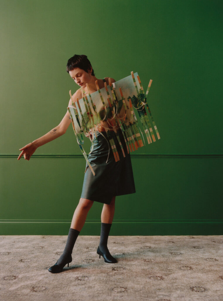 Celeb – Emma Corrin – Nude