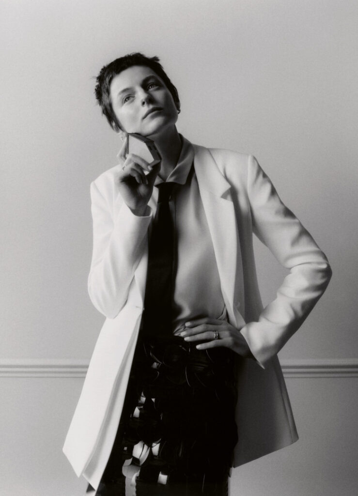 Celeb – Emma Corrin – Nude