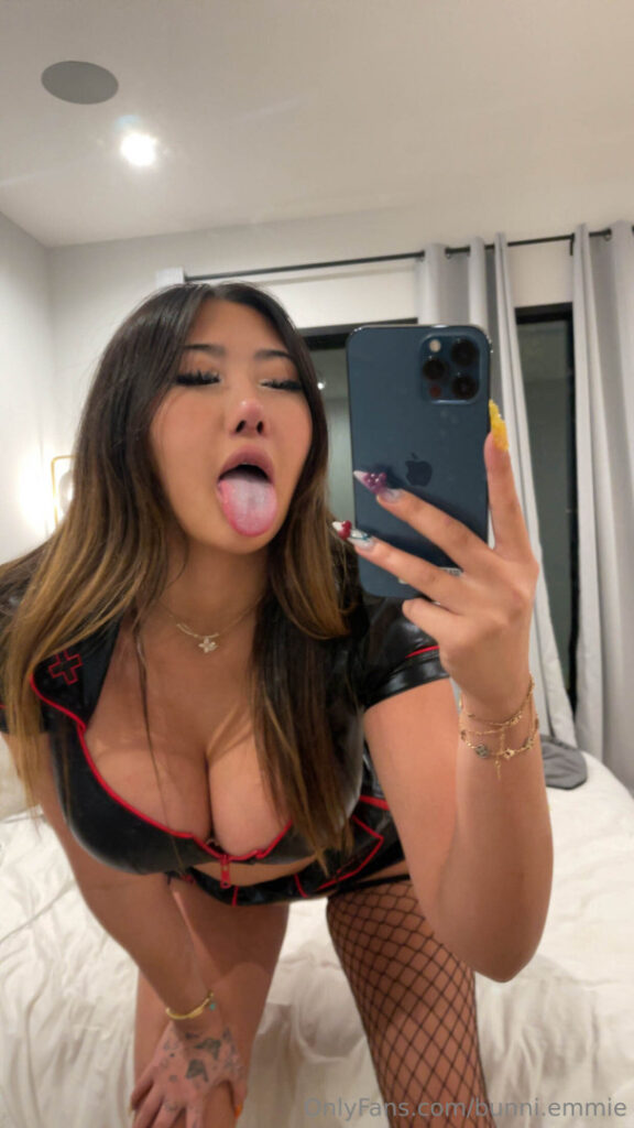 OnlyFans – Petite – Asian – Emma Lvxx / bunni.emmie / emma.lvxx – Nude