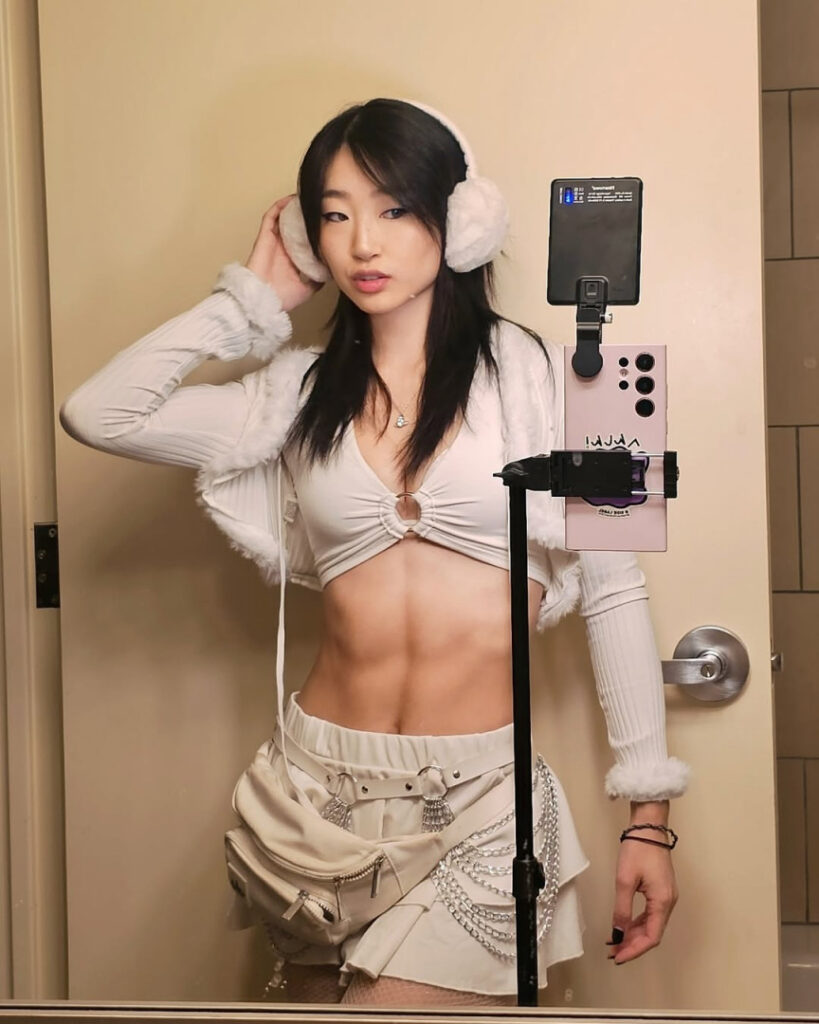 Twitch – Asian – Emma Meili / Emma Mei-Li – Nude