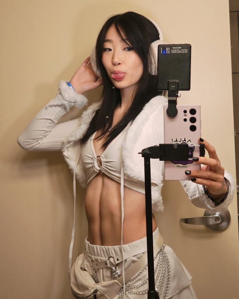 Twitch – Asian – Emma Meili / Emma Mei-Li – Nude