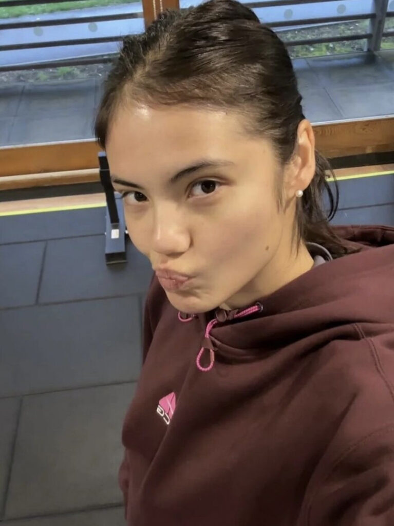 Celeb – Teen – Emma Raducanu – Nude