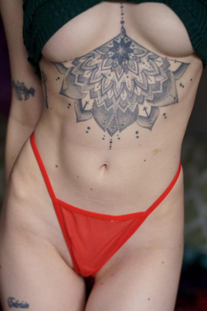 ASMR – Twitch – OnlyFans – Emma Ruby (TheSaltLamb, SaltLamb) – Nude