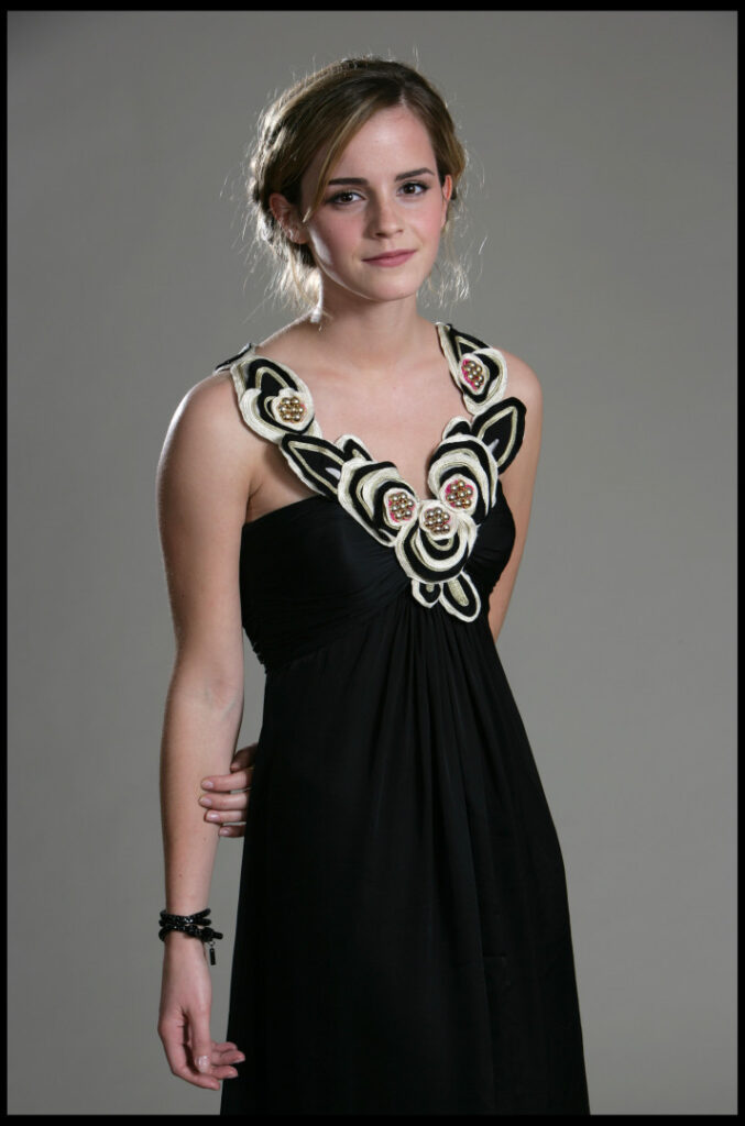 Celeb – Emma Watson – Nude