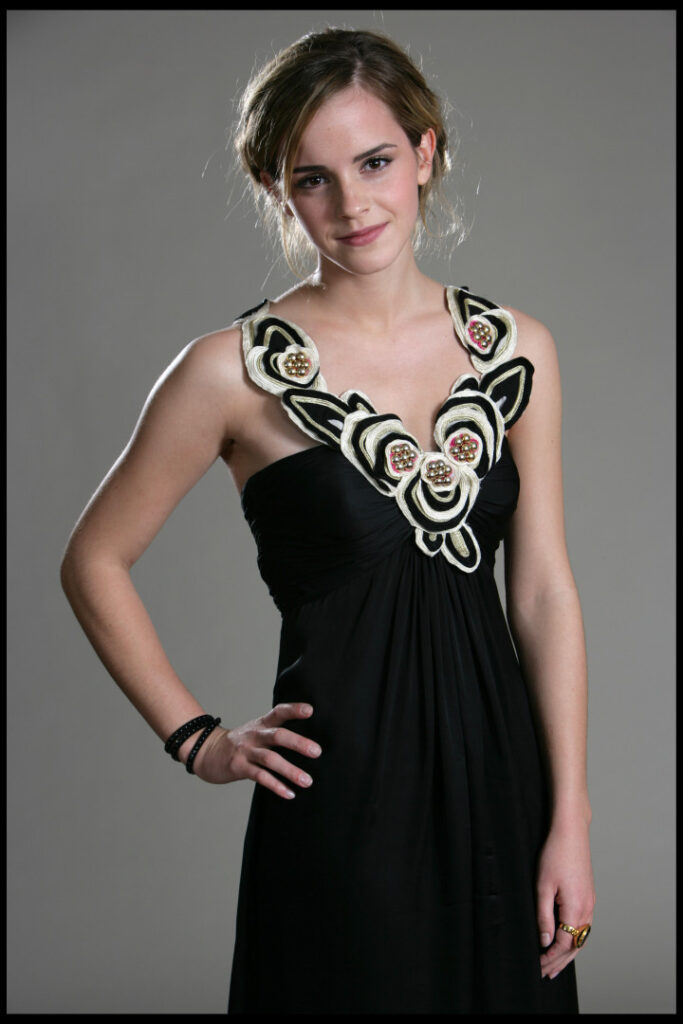 Celeb – Emma Watson – Nude