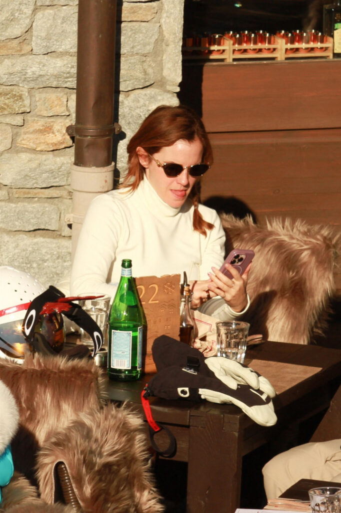 Celeb – Emma Watson – Nude